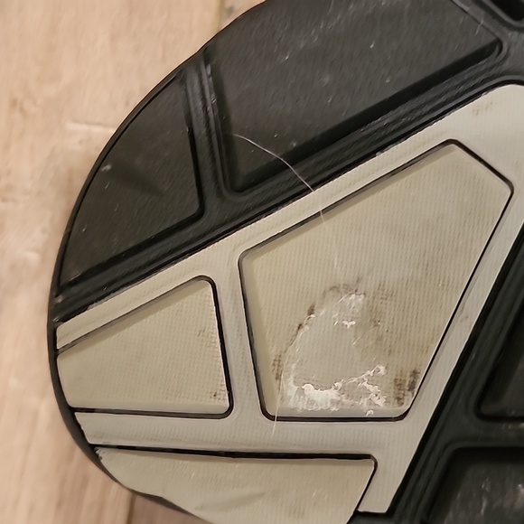 Vionic Men's Flip Flops Black, Gray and Silver size 10 - Picture 8 of 11